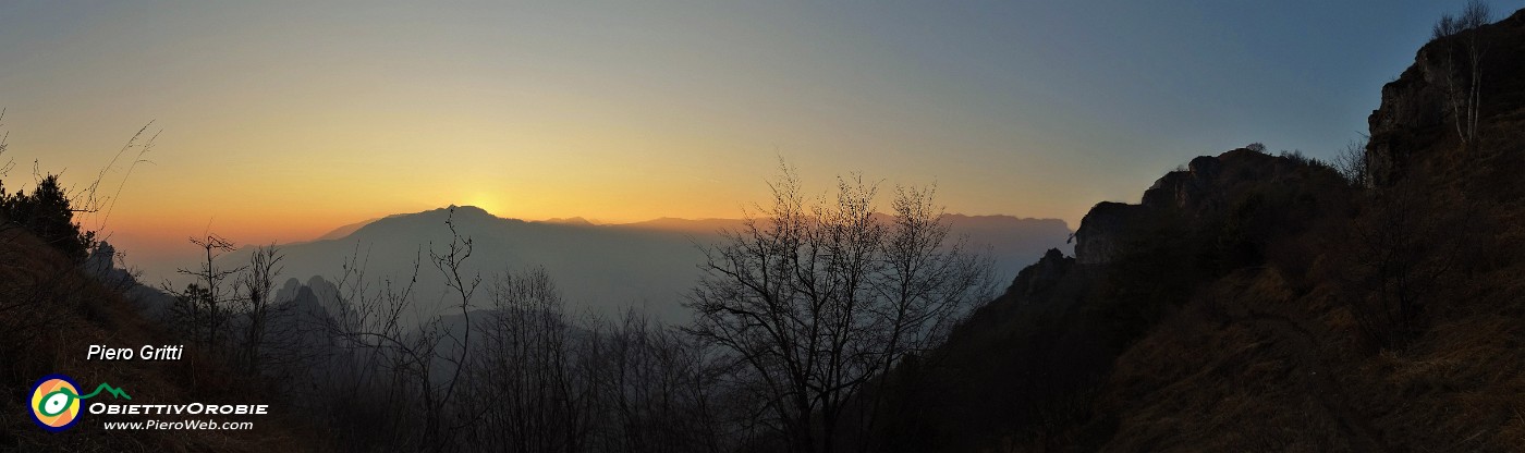 65 Il sole tramontato sul Monte Zucco.jpg